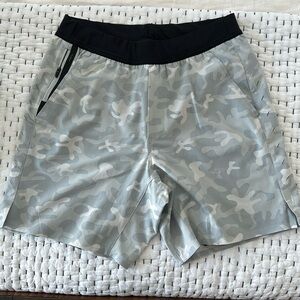 Ten Thousand Men’s 7” Interval lined Shorts - size Medium - excellent condition
